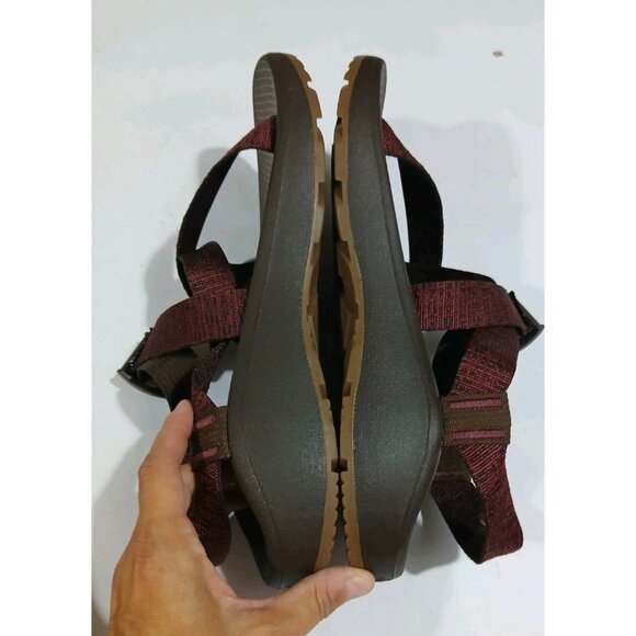 Chaco Cloud Z Sport Sandals Size 10 Burgundy Water Active Hike Buckle - Picture 7 of 11